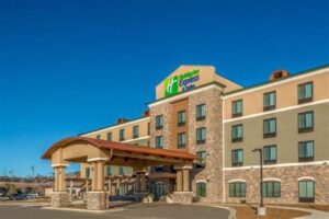 Holiday Inn Express & Suites